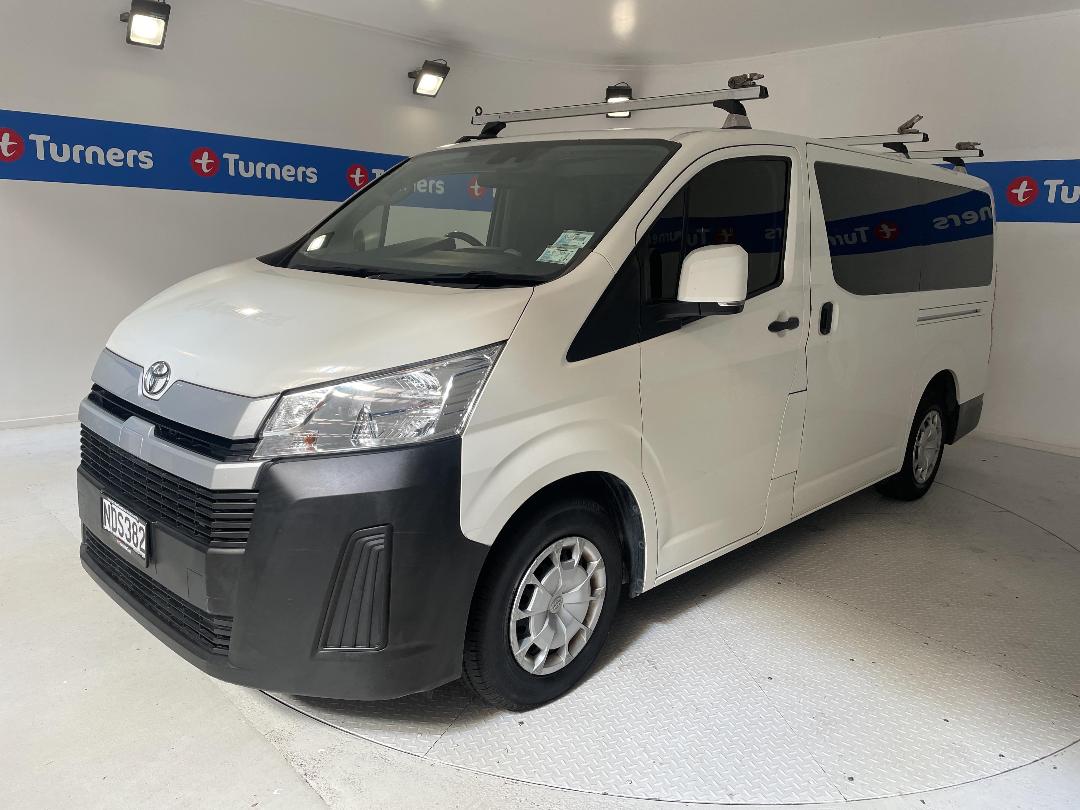 Photo '4' of Toyota Hiace