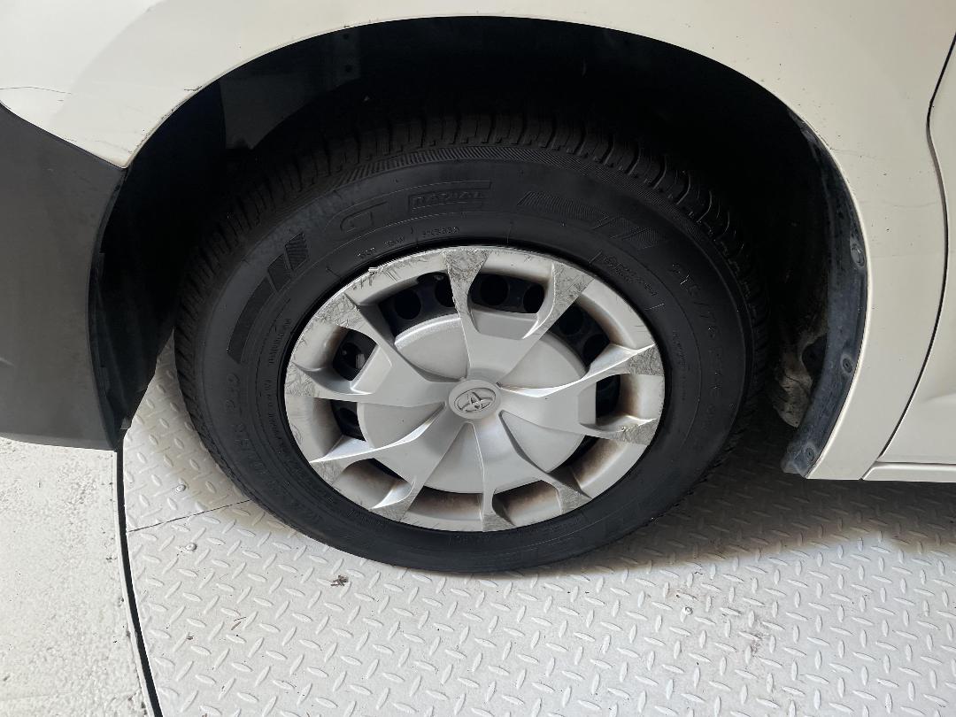 Photo '10' of Toyota Hiace