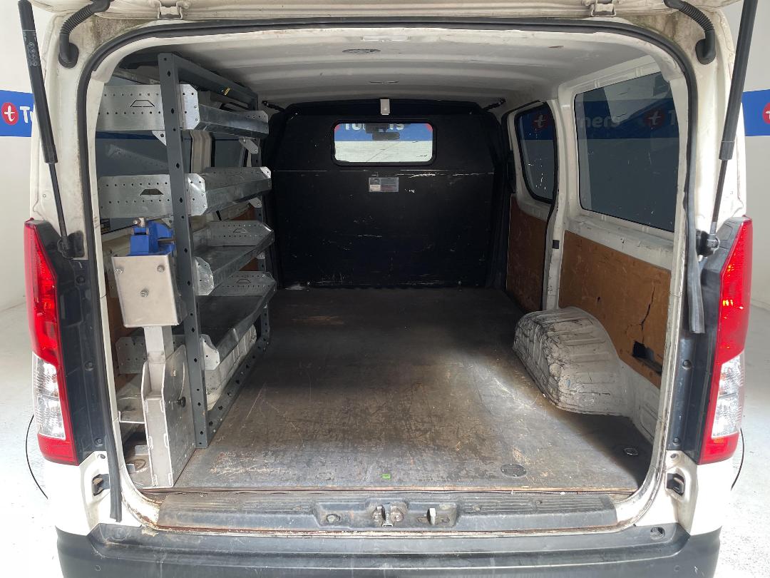 Photo '14' of Toyota Hiace