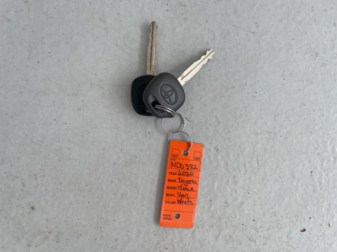 Photo '21' of Toyota Hiace