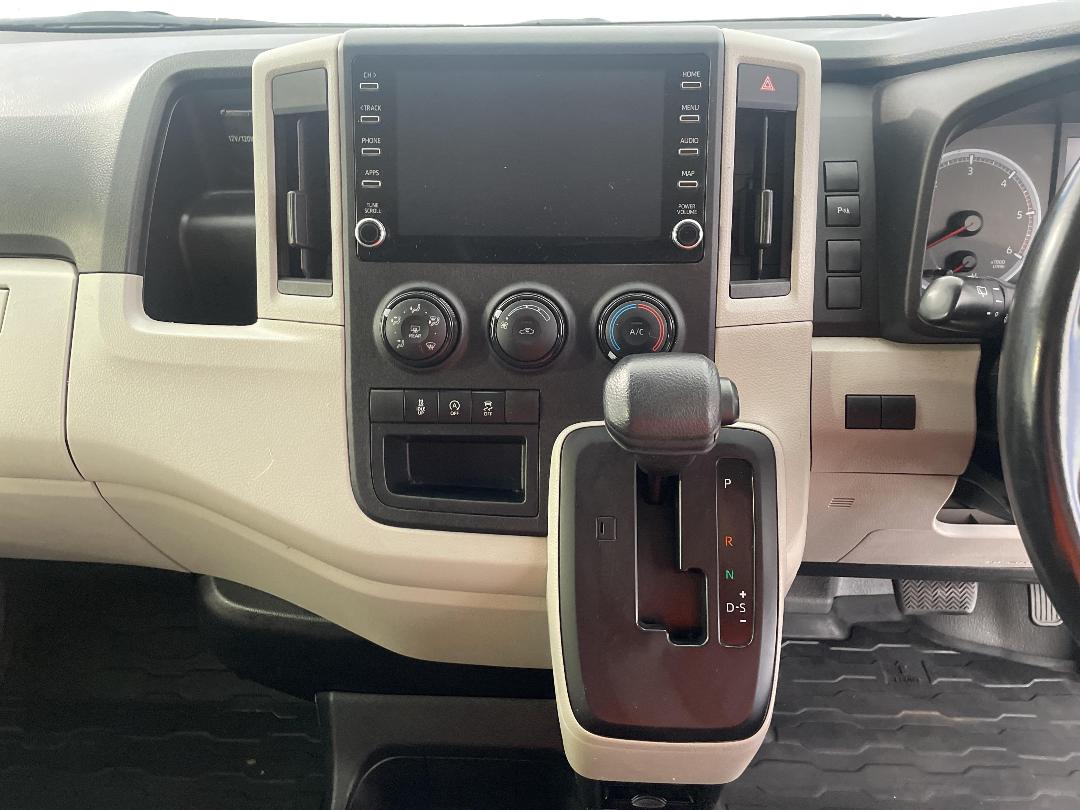 Photo '18' of Toyota Hiace