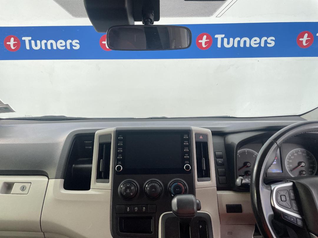 Photo '17' of Toyota Hiace