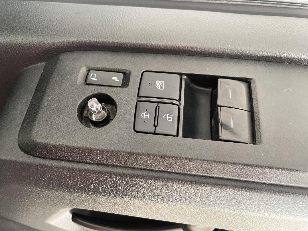 Photo '22' of Toyota Hiace