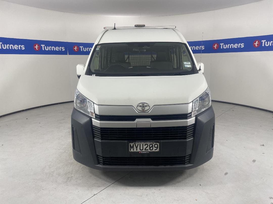 Photo '2' of Toyota Hiace