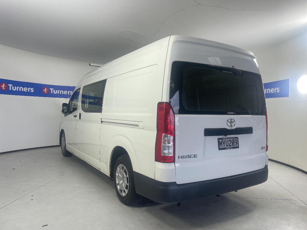 Photo '5' of Toyota Hiace