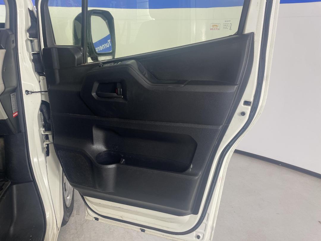 Photo '15' of Toyota Hiace