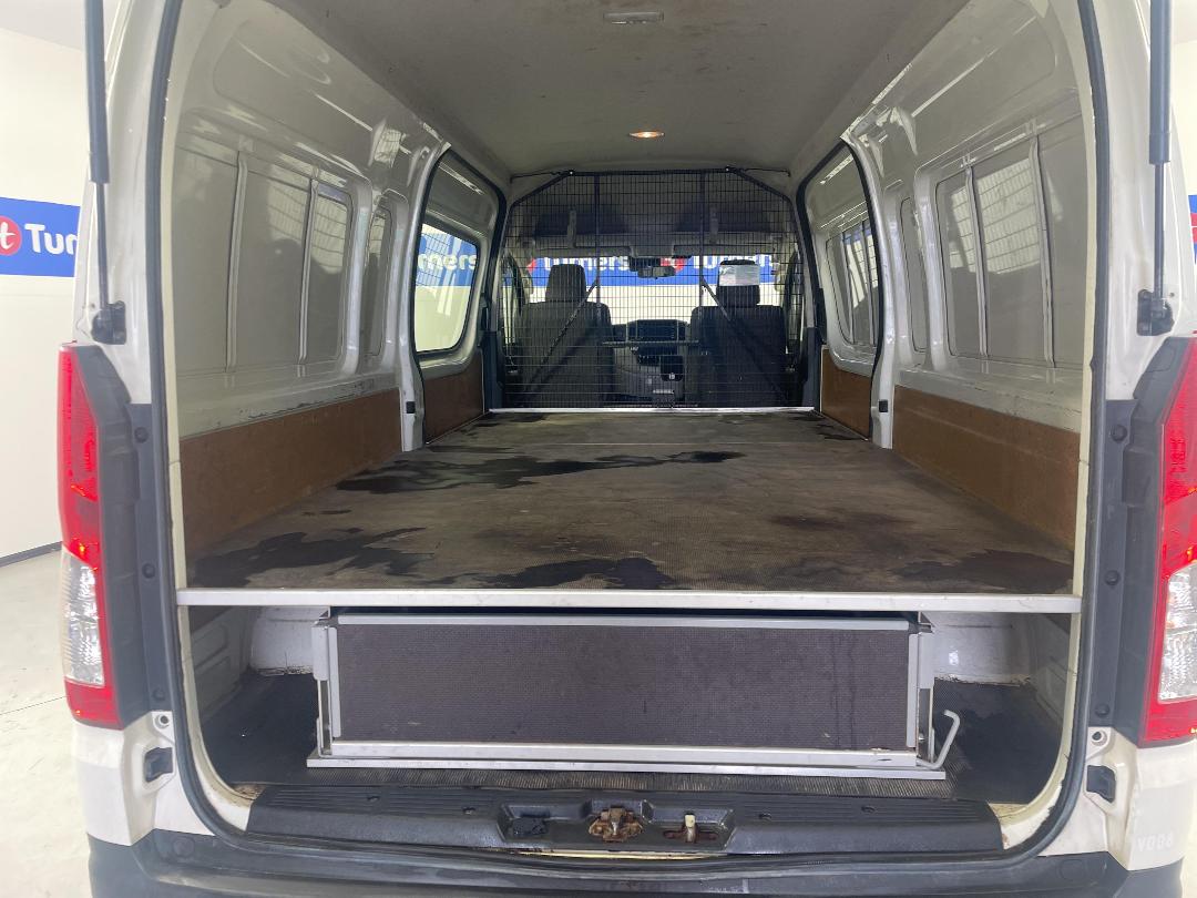 Photo '14' of Toyota Hiace