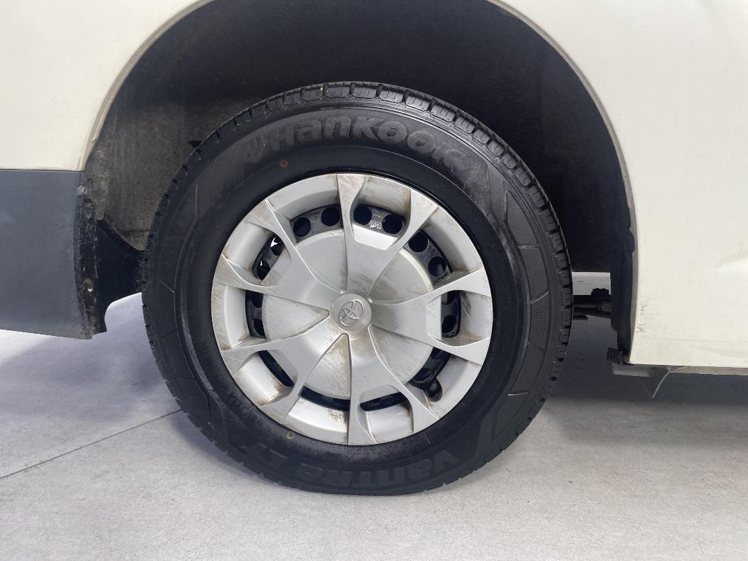 Photo '12' of Toyota Hiace