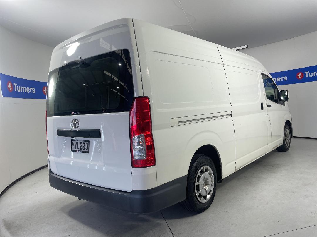 Photo '7' of Toyota Hiace