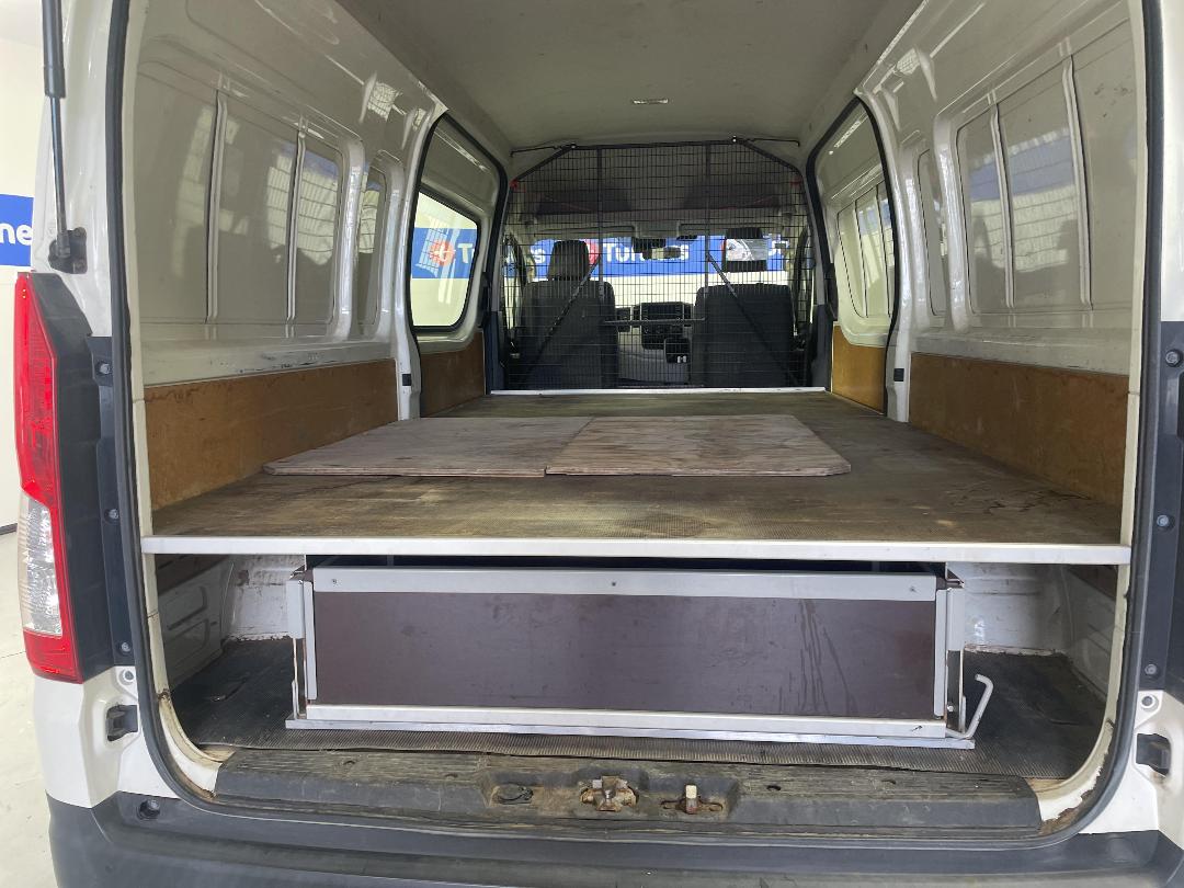 Photo '14' of Toyota Hiace