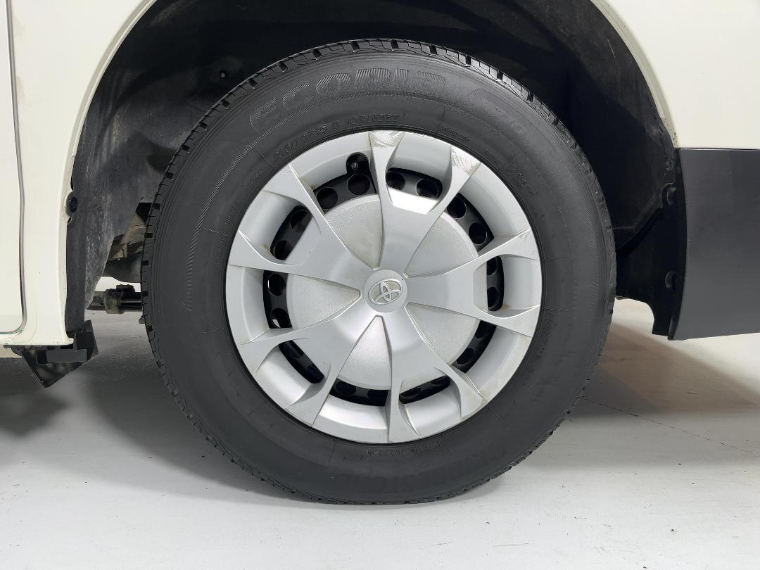 Photo '11' of Toyota Hiace