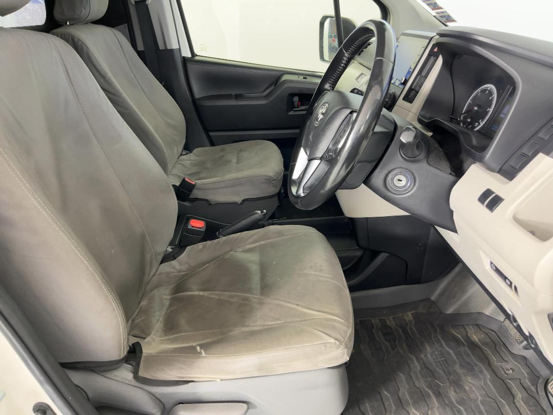 Photo '16' of Toyota Hiace