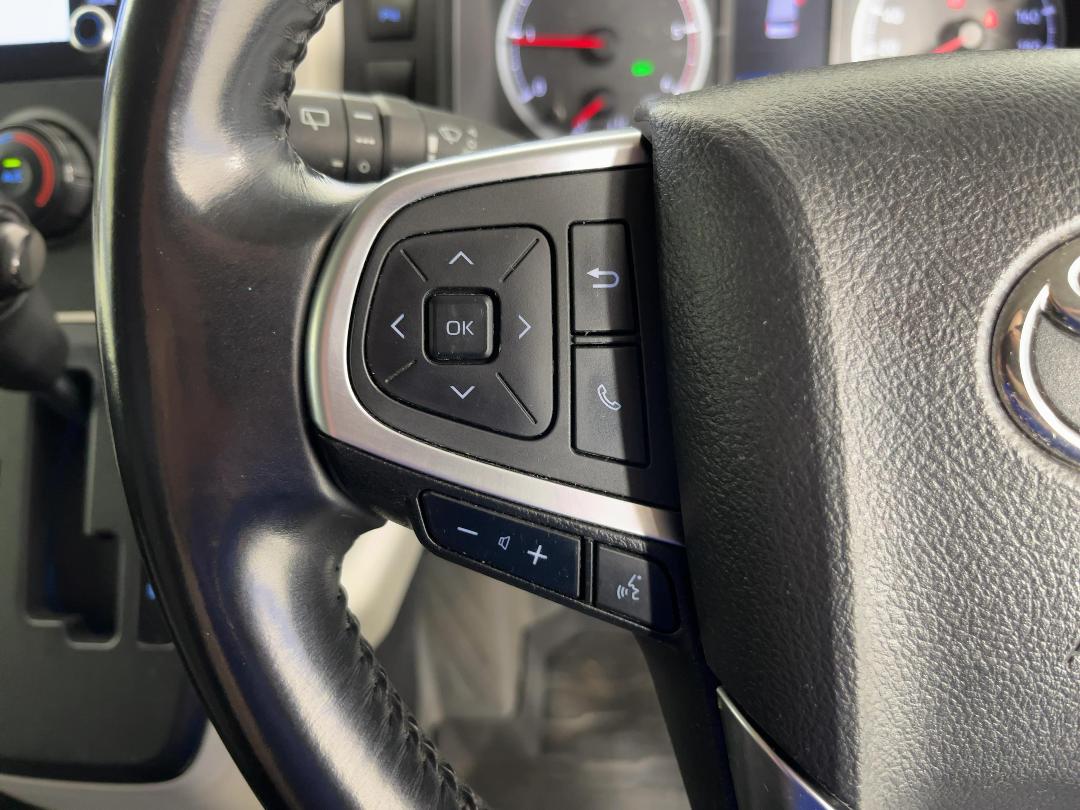 Photo '24' of Toyota Hiace