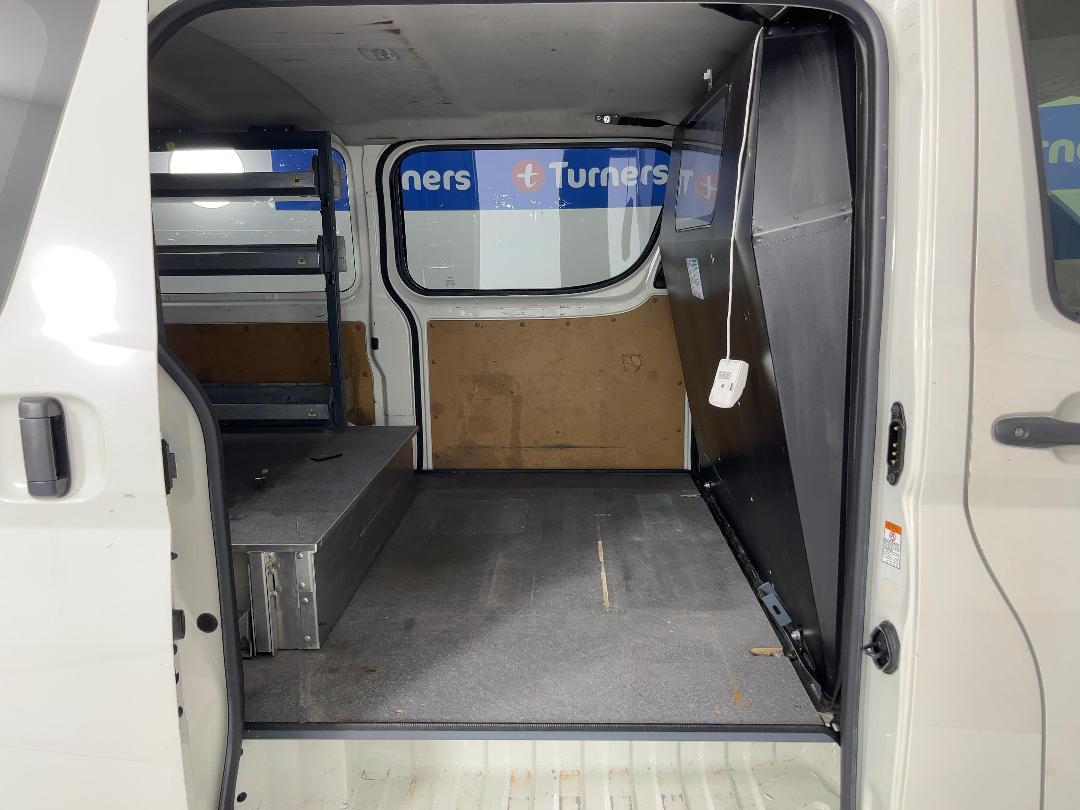 Photo '19' of Toyota Hiace