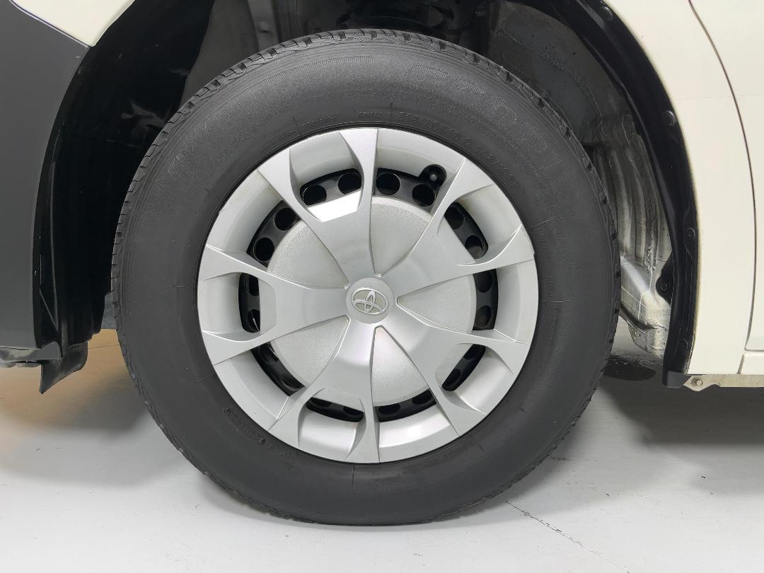 Photo '10' of Toyota Hiace