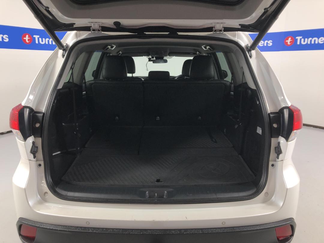 Photo '14' of Toyota Highlander