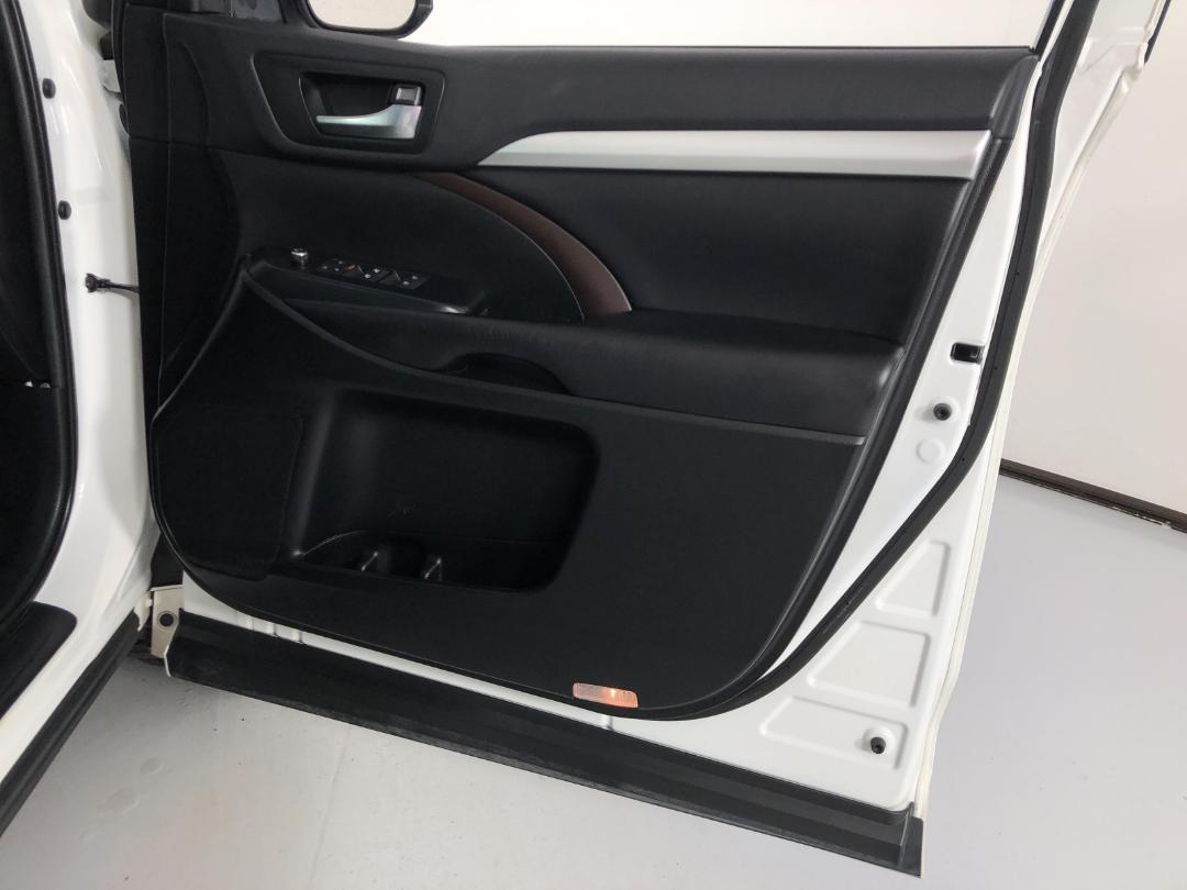 Photo '15' of Toyota Highlander