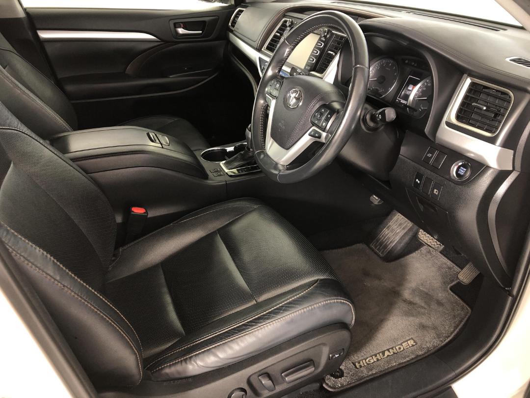 Photo '16' of Toyota Highlander