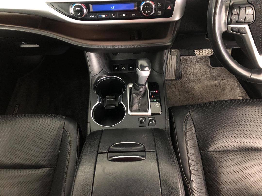 Photo '18' of Toyota Highlander