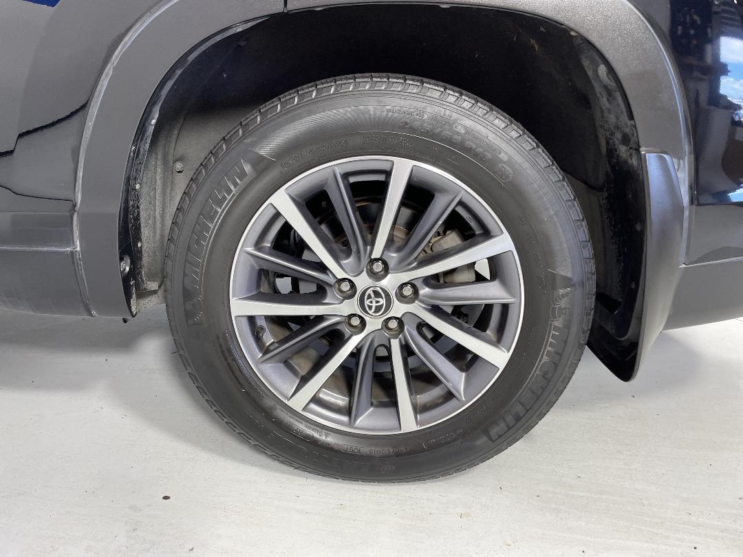 Photo '11' of Toyota Highlander