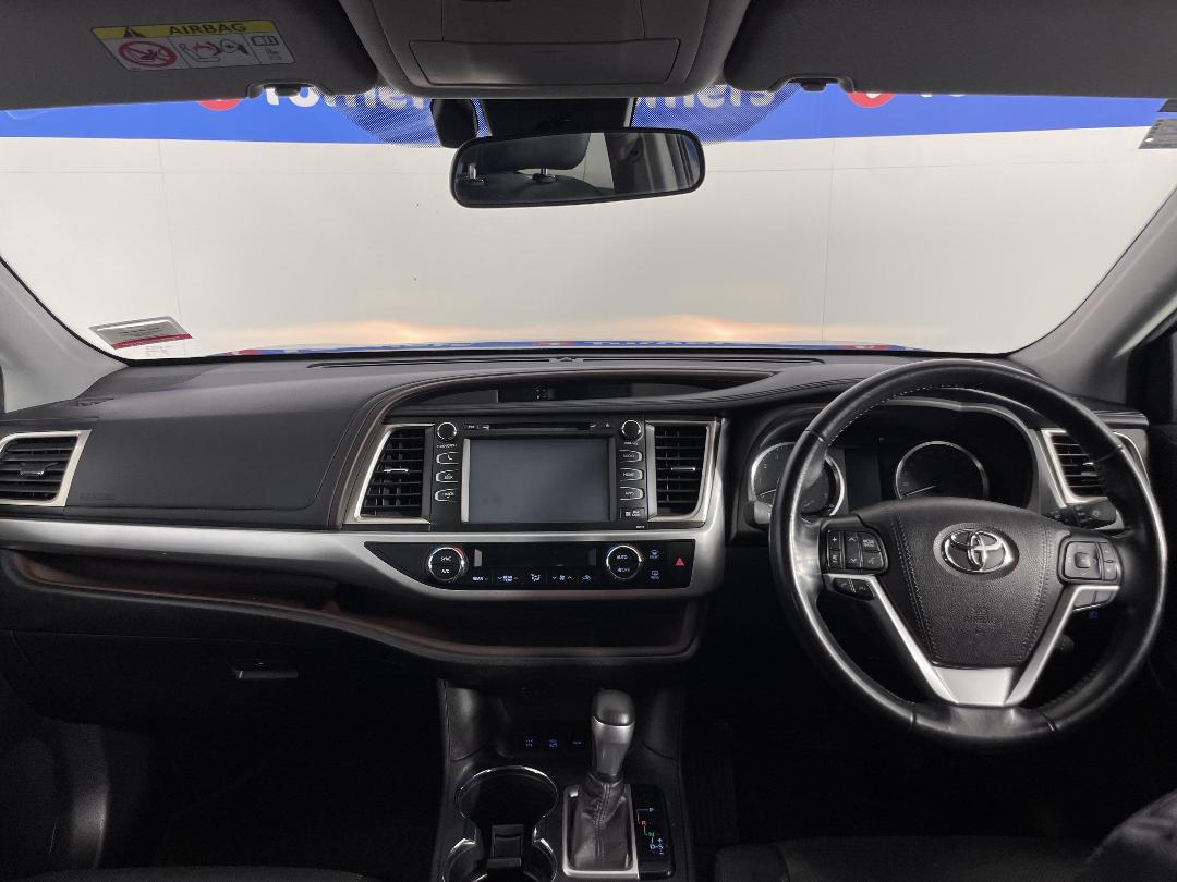 Photo '17' of Toyota Highlander