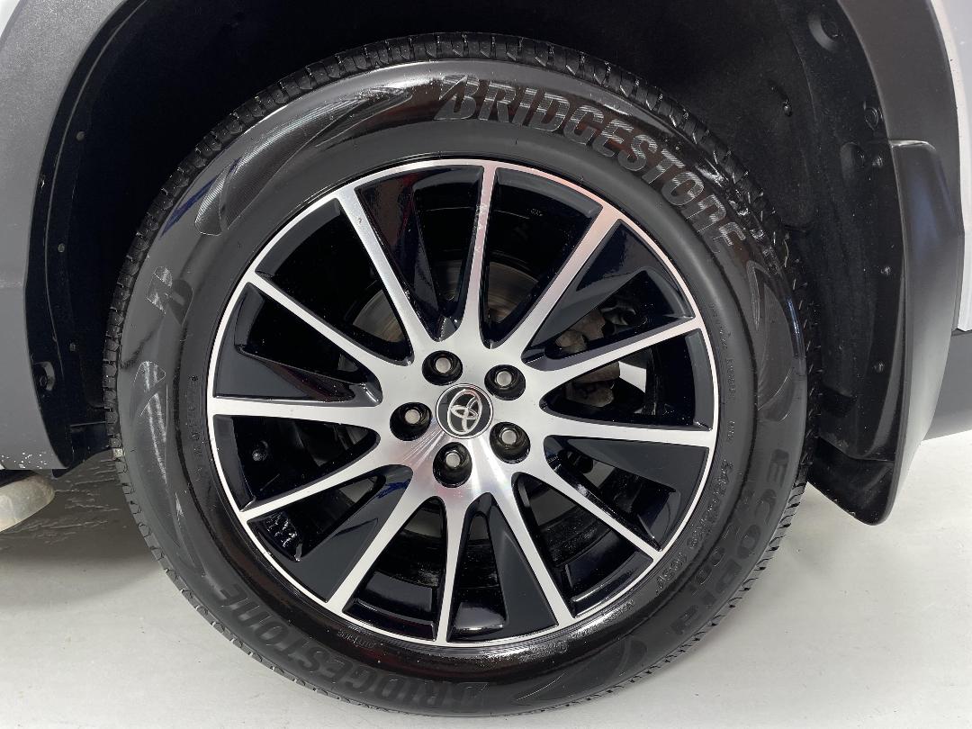 Photo '11' of Toyota Highlander