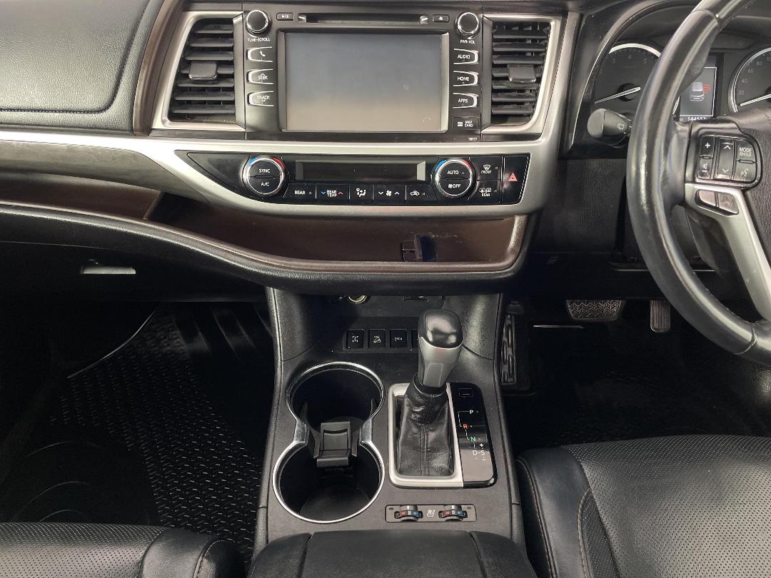 Photo '18' of Toyota Highlander