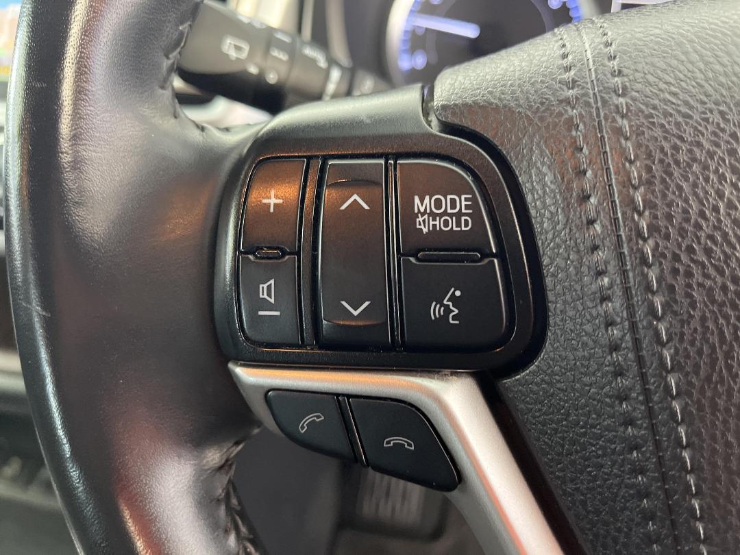 Photo '28' of Toyota Highlander