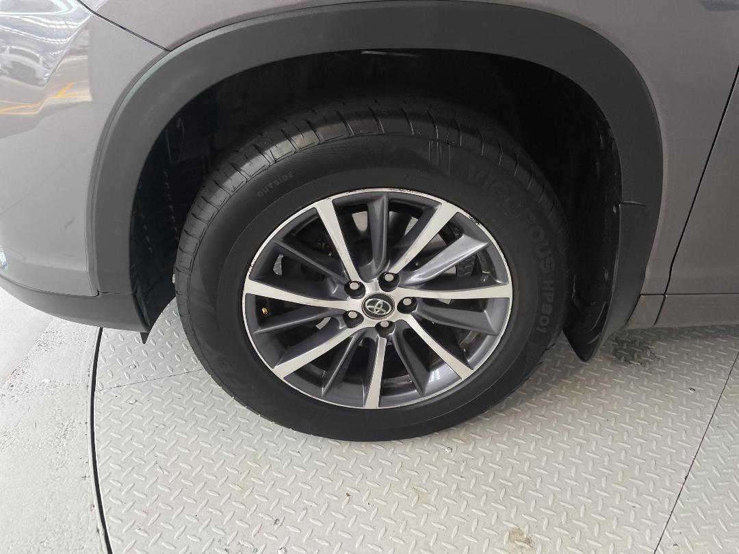 Photo '10' of Toyota Highlander