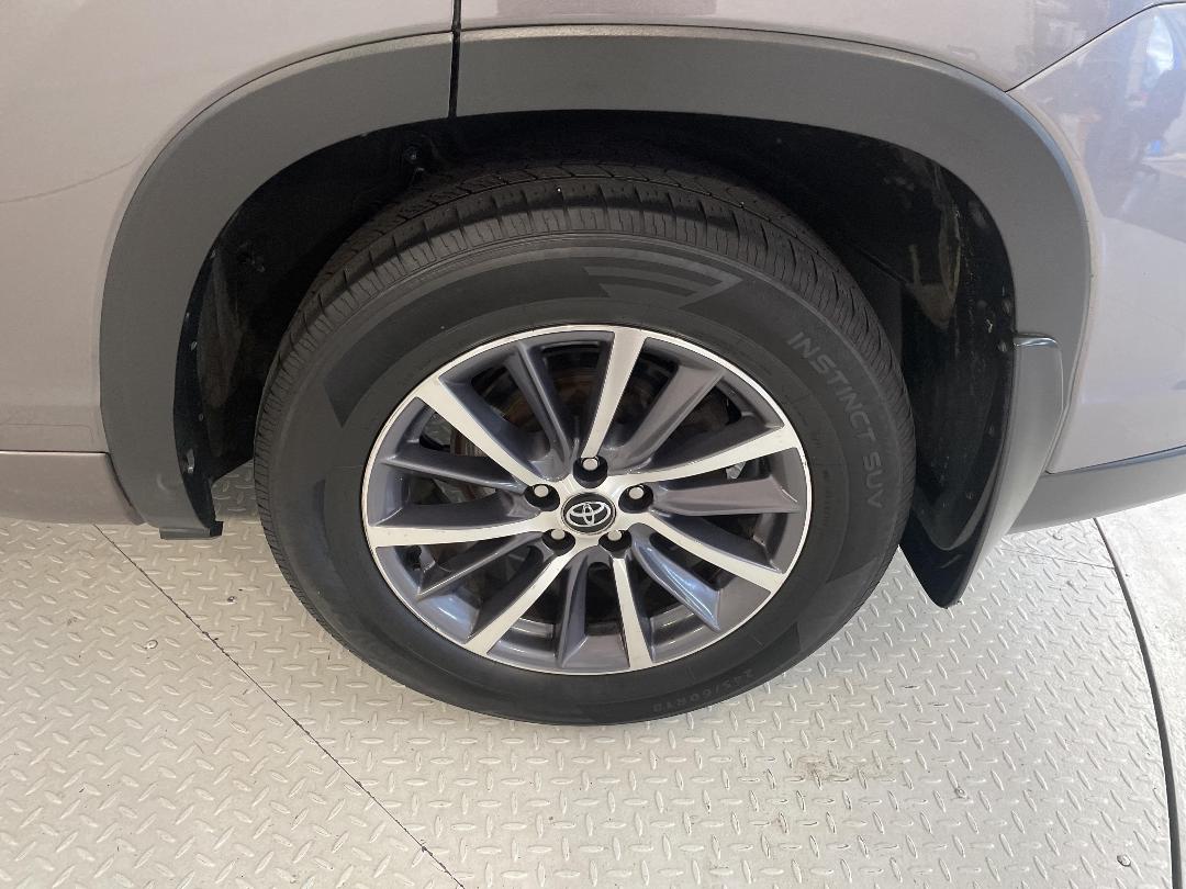 Photo '11' of Toyota Highlander