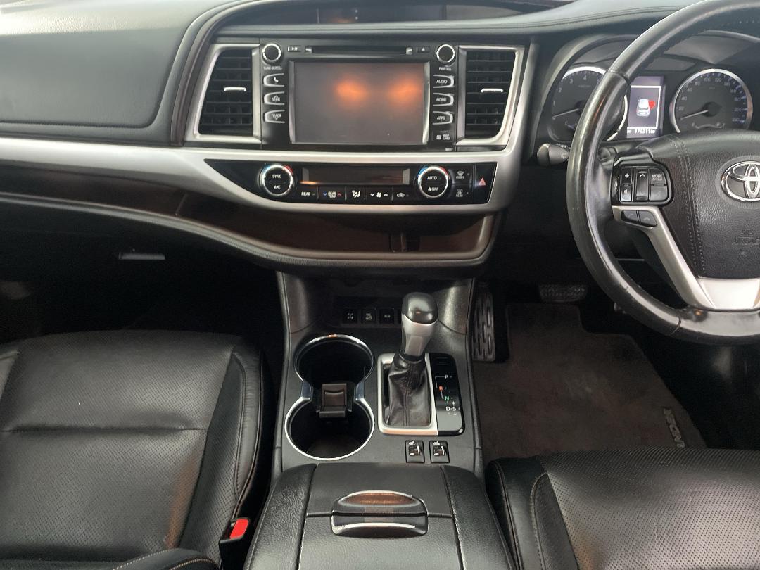 Photo '18' of Toyota Highlander