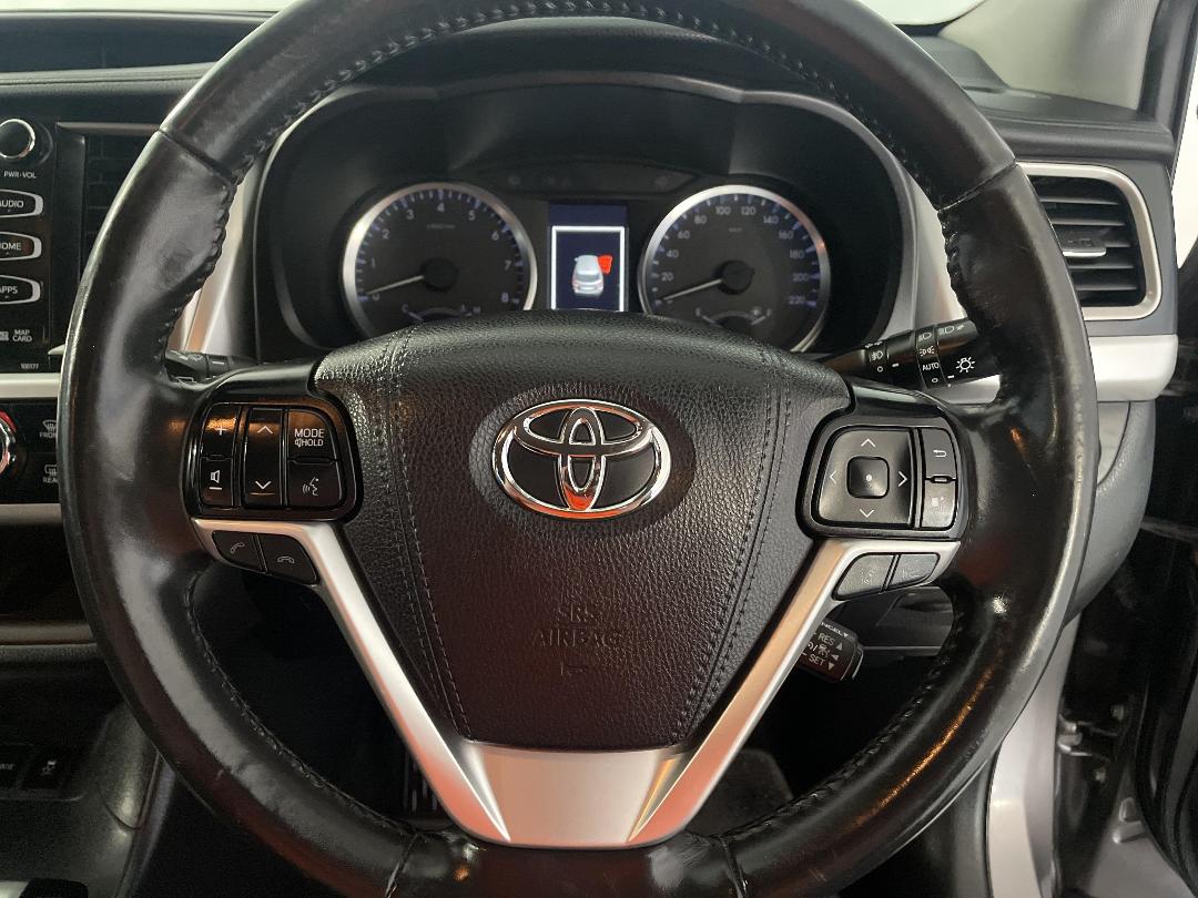 Photo '28' of Toyota Highlander