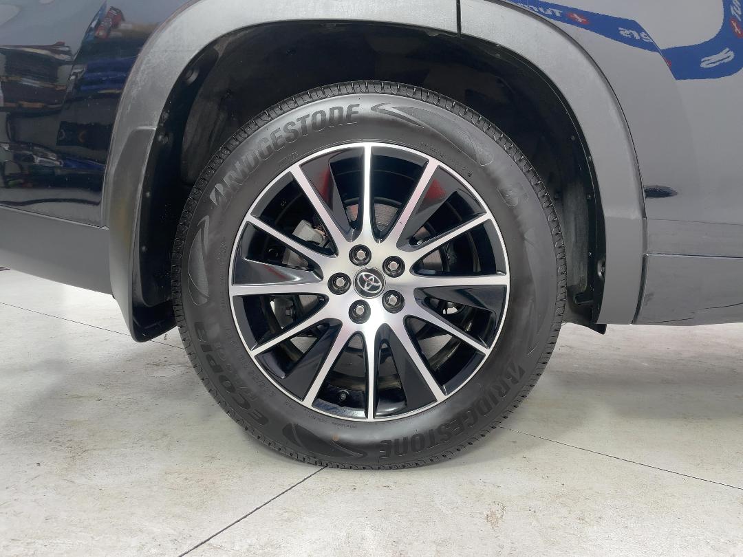 Photo '12' of Toyota Highlander Photo '12' of Toyota Highlander