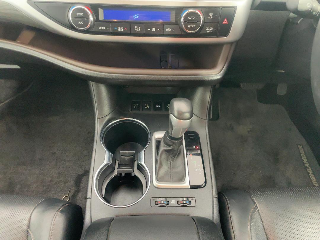 Photo '18' of Toyota Highlander Photo '18' of Toyota Highlander