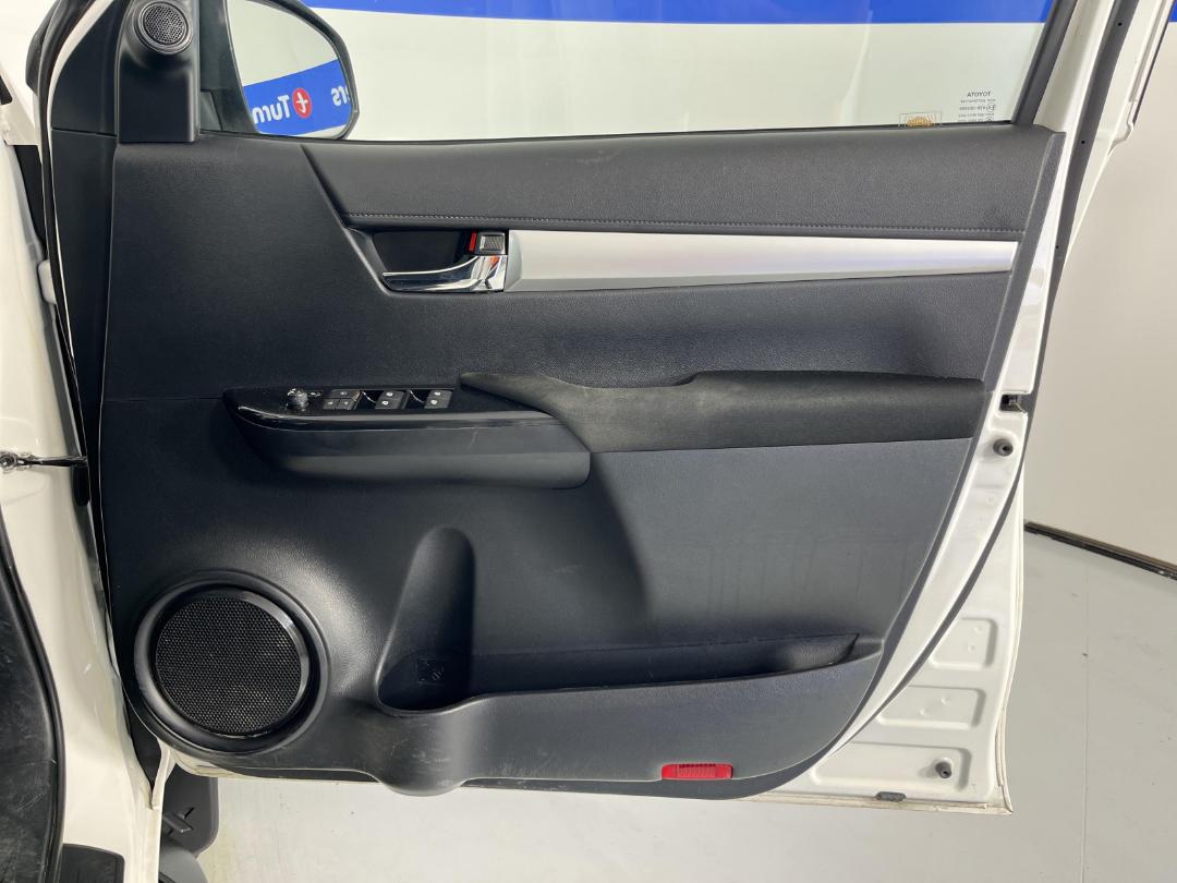 Photo '14' of Toyota Hilux