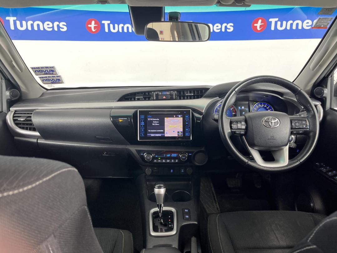 Photo '16' of Toyota Hilux