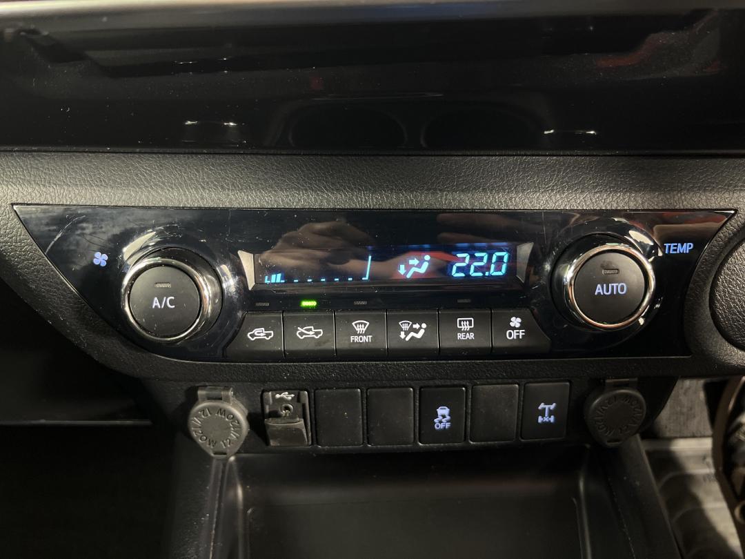 Photo '26' of Toyota Hilux