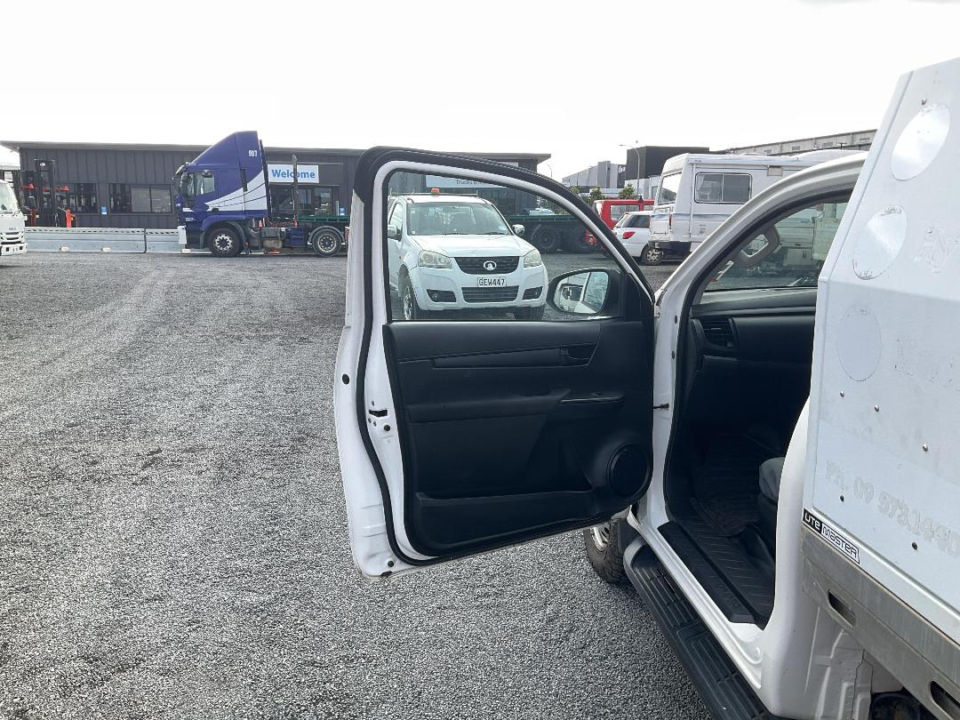 Photo '19' of Toyota Hilux Photo '19' of Toyota Hilux