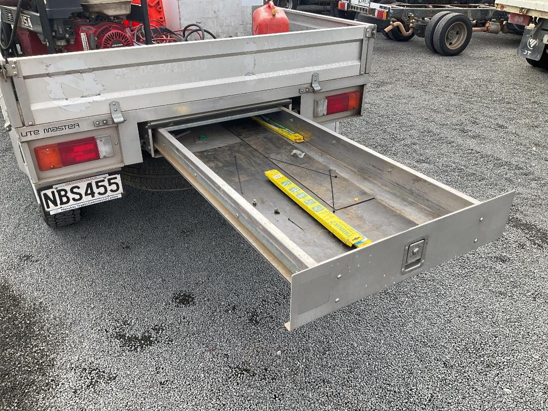 Photo '33' of Toyota Hilux Photo '33' of Toyota Hilux