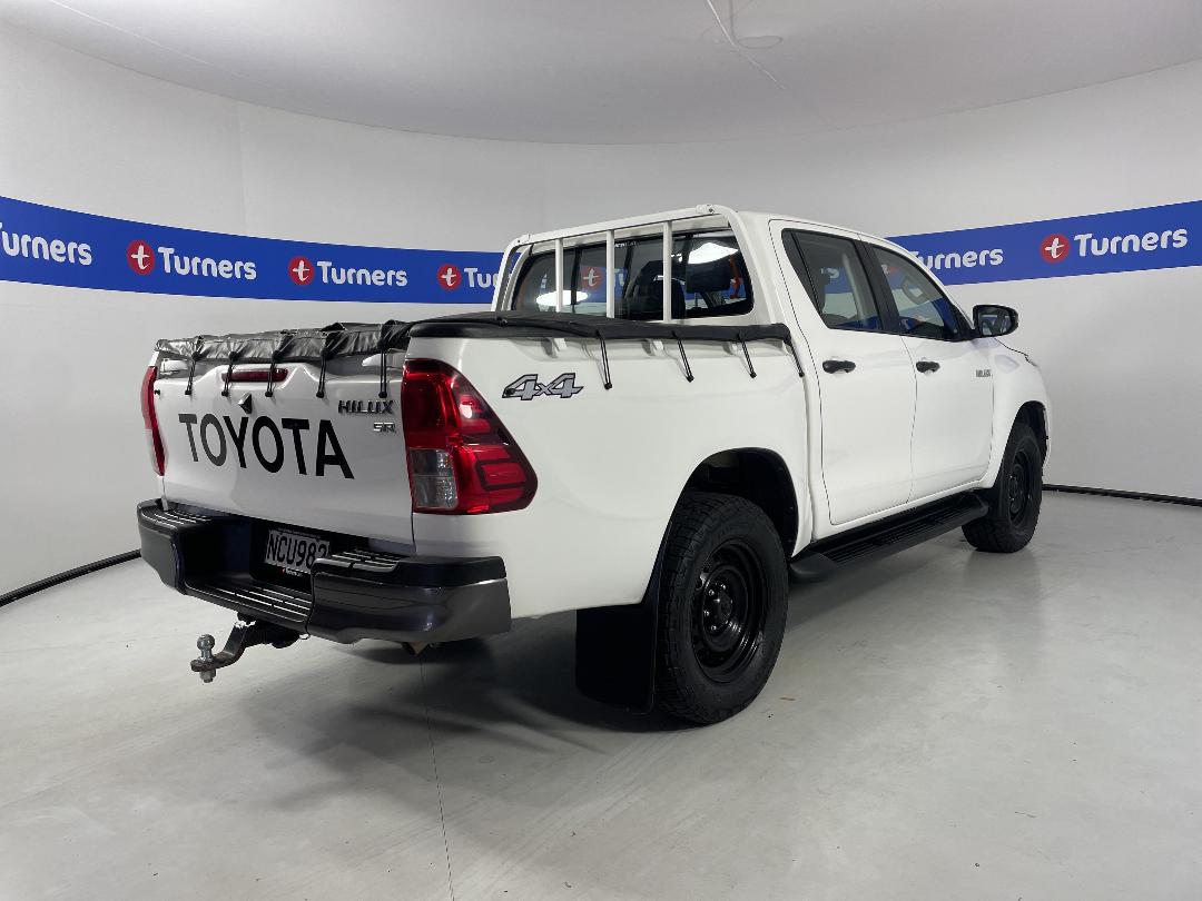 Photo '7' of Toyota Hilux Photo '7' of Toyota Hilux