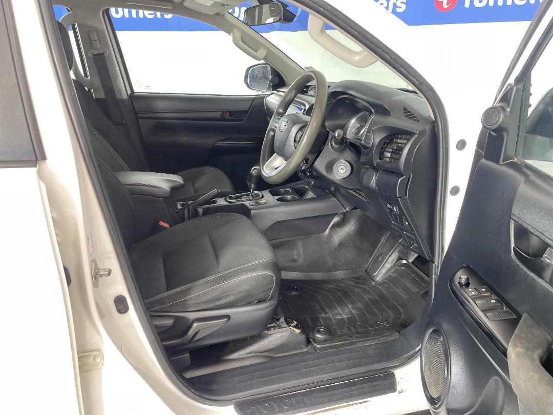 Photo '16' of Toyota Hilux Photo '16' of Toyota Hilux