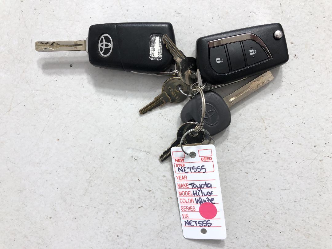 Photo '22' of Toyota Hilux