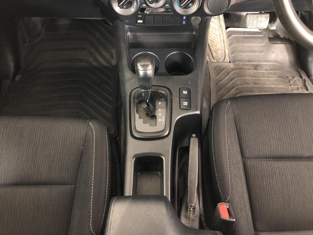 Photo '18' of Toyota Hilux