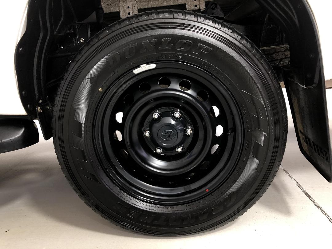 Photo '11' of Toyota Hilux