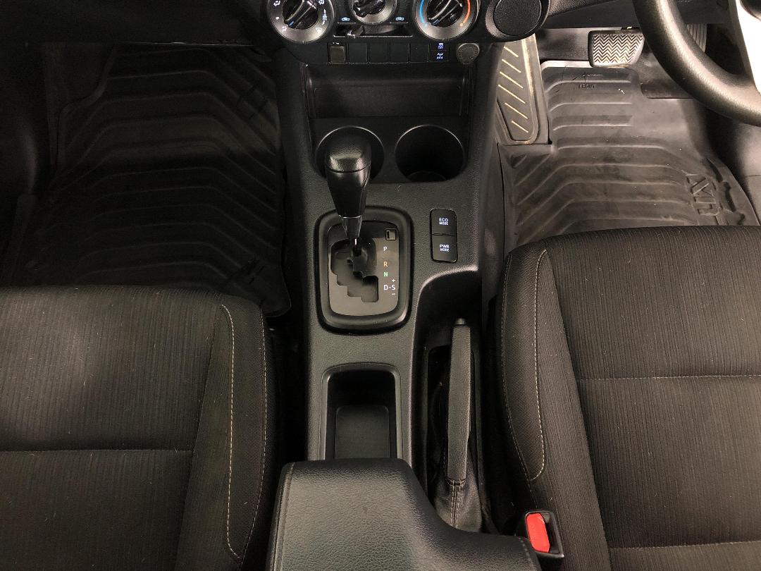 Photo '18' of Toyota Hilux