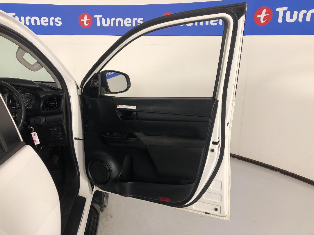 Photo '15' of Toyota Hilux