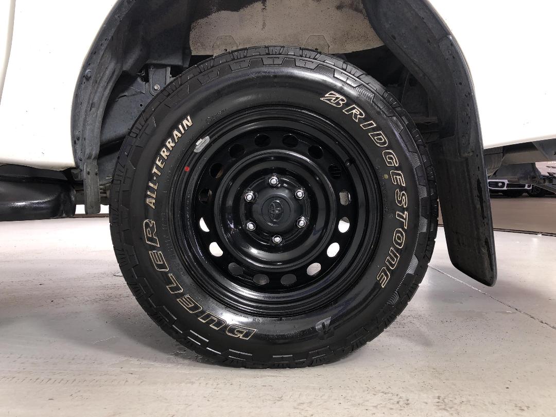 Photo '11' of Toyota Hilux