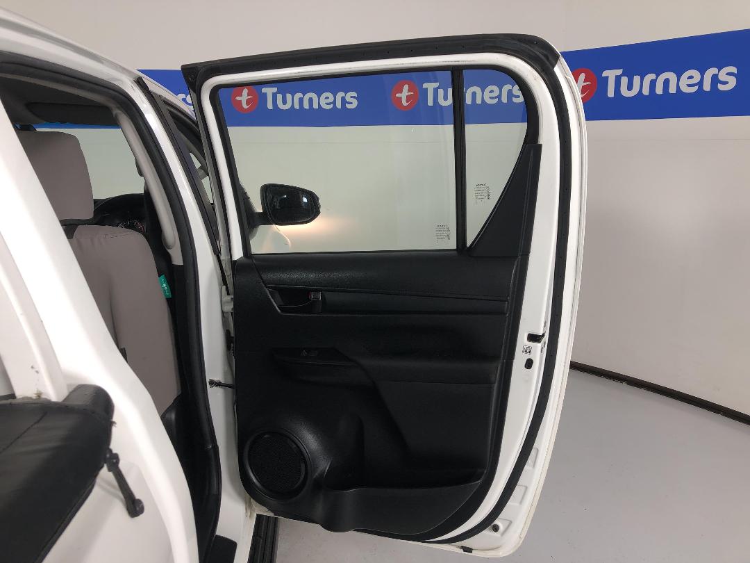 Photo '19' of Toyota Hilux