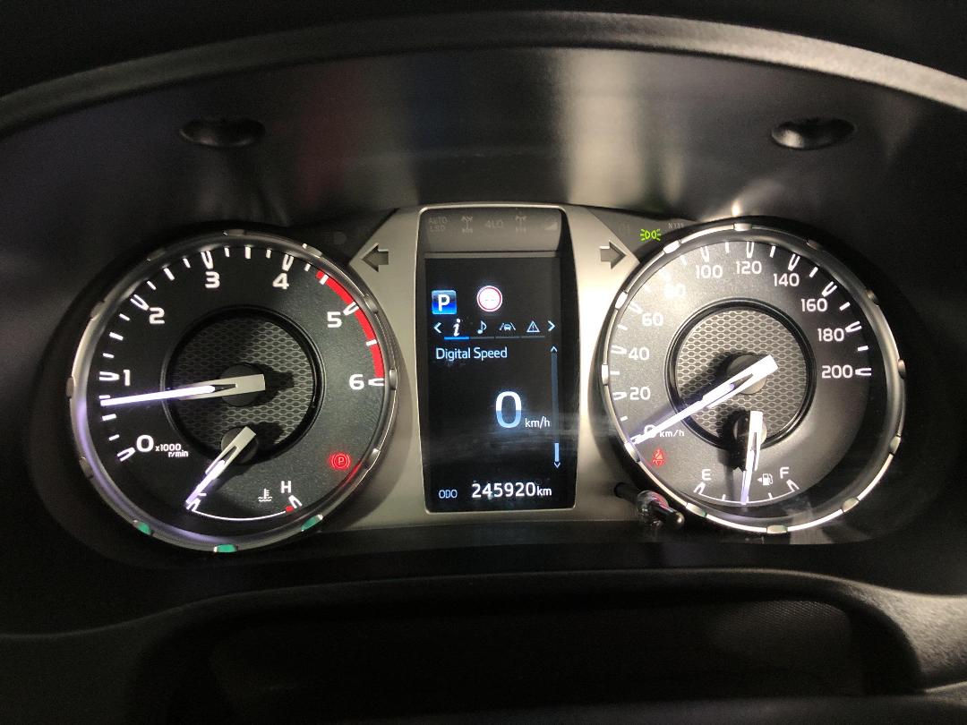 Photo '21' of Toyota Hilux