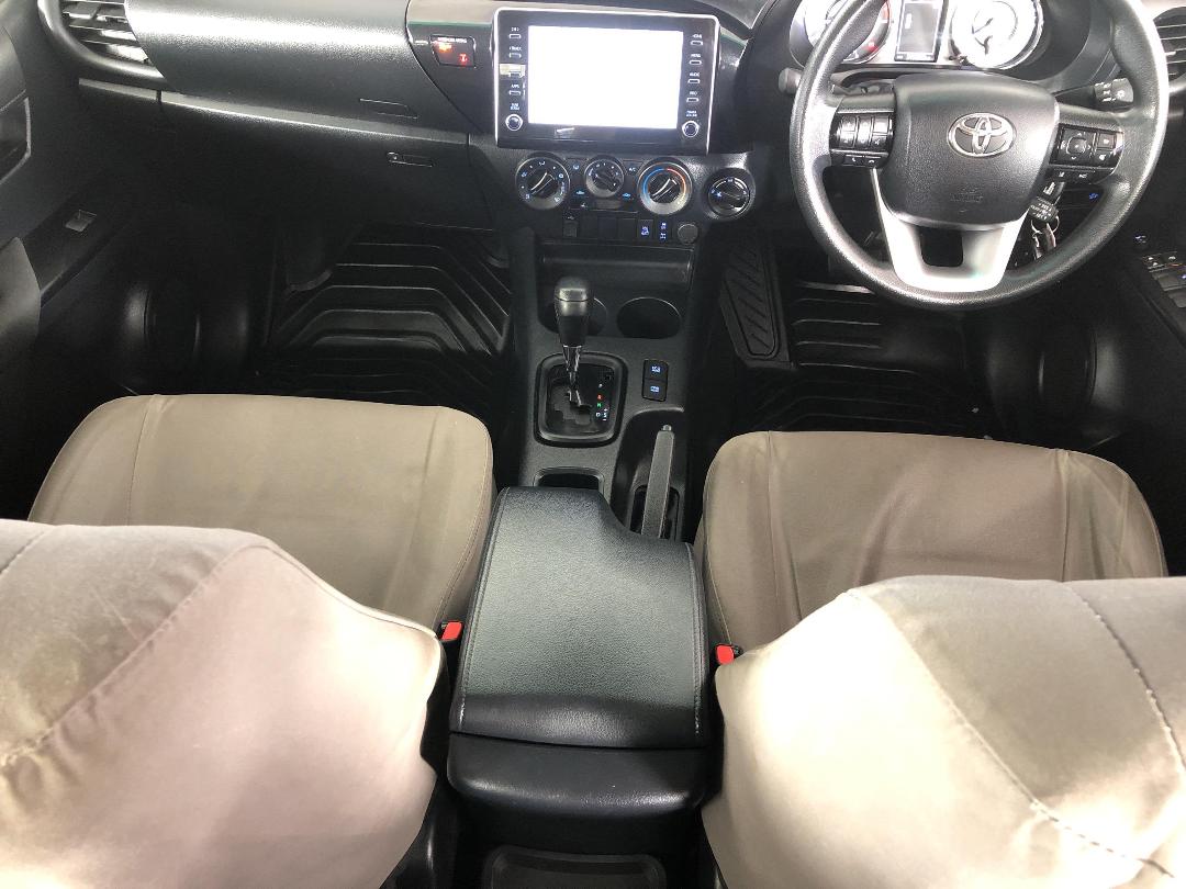 Photo '18' of Toyota Hilux